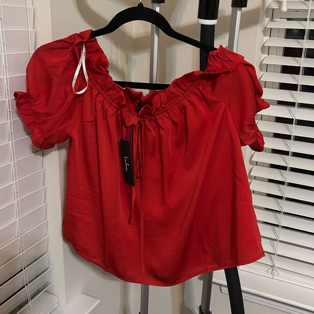 NWT Lulus red ruffle top, size medium.